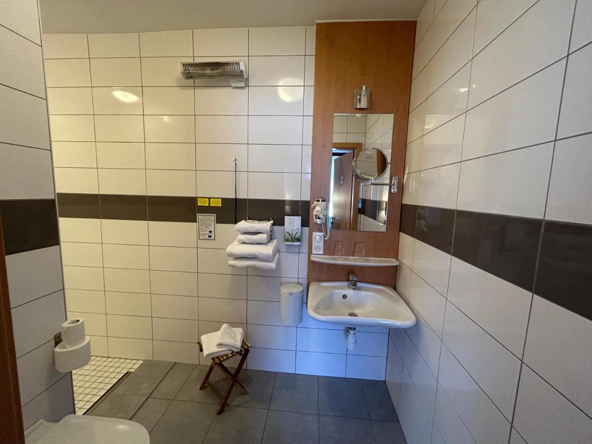 Auberge Des Mesanges Meisenthal Buitenkant foto