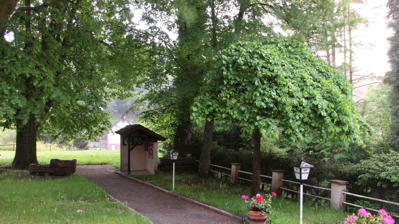 Auberge Des Mesanges Meisenthal Buitenkant foto